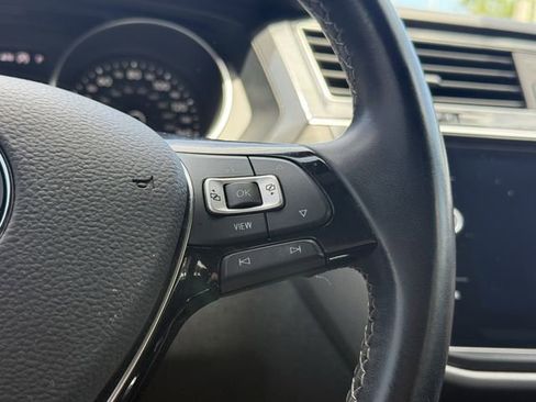 Used 2021 Volkswagen Tiguan SE R-Line image 23