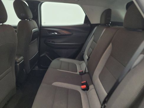 Used 2021 Chevrolet TrailBlazer LS w/ LPO, Blackout Package FWD image 18
