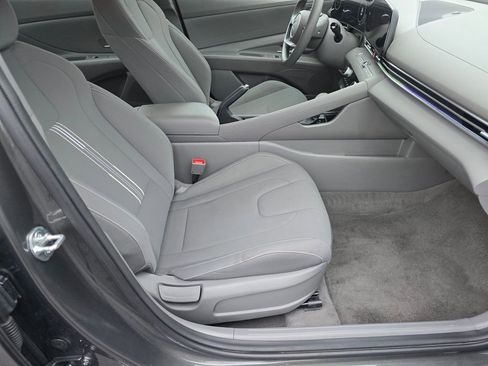 Used 2024 Hyundai Elantra SEL image 12