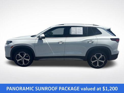 Certified 2025 Volkswagen Tiguan SE w/ Panoramic Sunroof Package AWD/4WD image 2