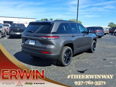 New 2025 Jeep Grand Cherokee Limited w/ Black Appearance Package image 3