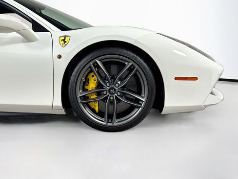 Certified 2016 Ferrari 488 GTB RWD image 25