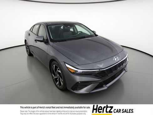 Used 2025 Hyundai Elantra SEL image 1