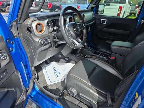 Used 2023 Jeep Gladiator Mojave w/ Trailer Tow Package image 11