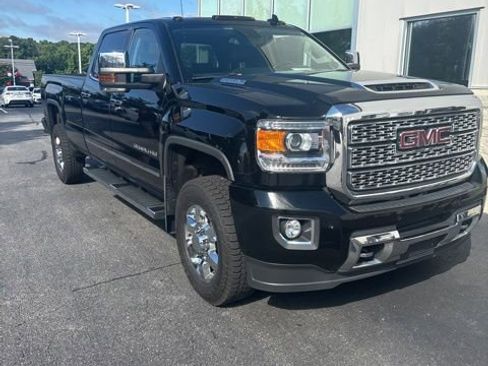 Used 2019 GMC Sierra 3500 Denali w/ Duramax Plus Package AWD/4WD image 5