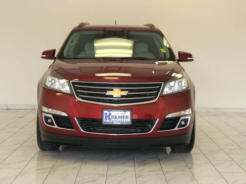 Used 2017 Chevrolet Traverse LT FWD image 2