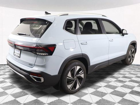 Used 2025 Volkswagen Taos SE image 25