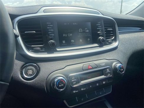 Used 2020 Kia Sorento S image 15