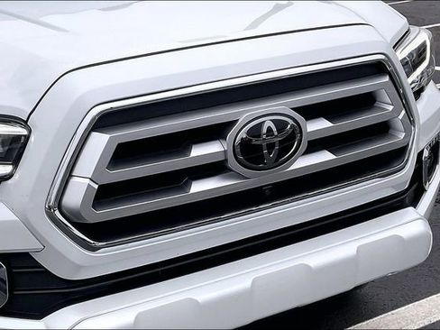 Used 2023 Toyota Tacoma Limited w/ Black Out Package (TMS) image 30