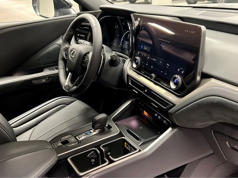 New 2026 Lexus TX 500h AWD image 27