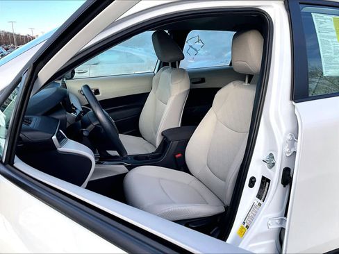 Certified 2024 Toyota Corolla Cross L image 10