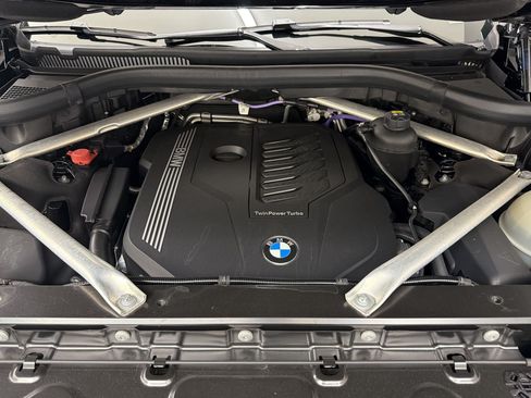 Used 2022 BMW X7 xDrive40i w/ Premium Package AWD/4WD image 32