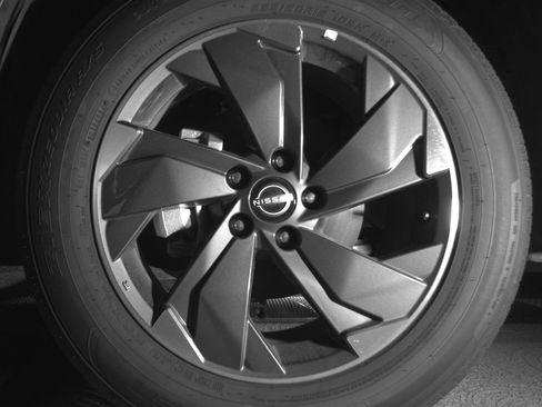 Used 2025 Nissan Rogue SV FWD image 12