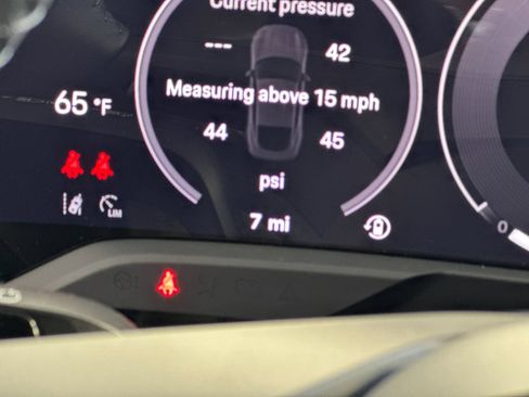 New 2026 Porsche Taycan 4S AWD/4WD image 31