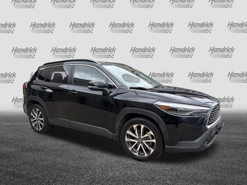 Used 2023 Toyota Corolla Cross XLE w/ Convenience Package AWD/4WD image 5