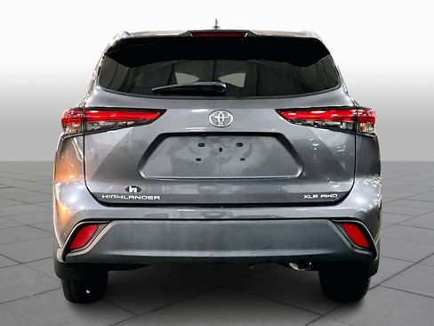 Used 2021 Toyota Highlander XLE image 5