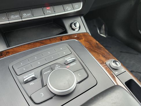 Used 2018 Audi Q5 2.0T Premium Plus w/ Premium Plus Package image 11