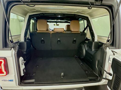 Used 2023 Jeep Wrangler Sahara image 30