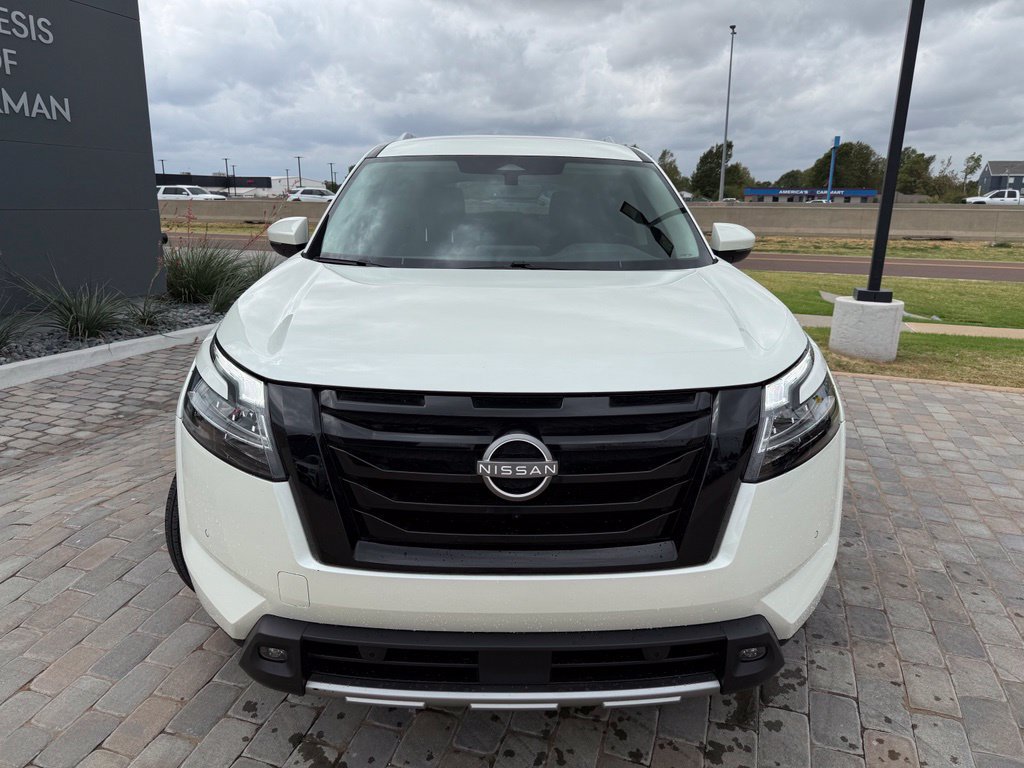 Used 2023 Nissan Pathfinder SL w/ Lighting Package (N92) FWD image 8