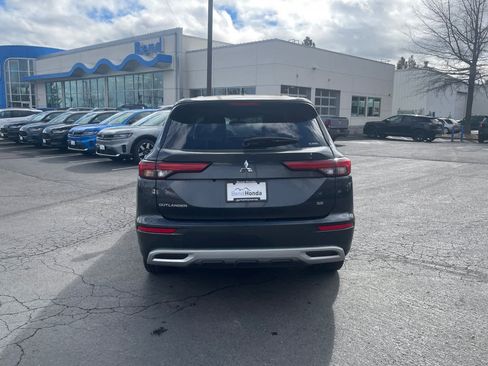 Used 2024 Mitsubishi Outlander SE image 7
