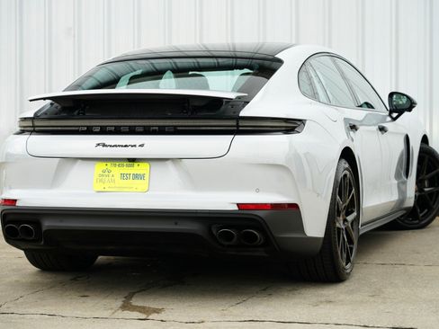 Used 2024 Porsche Panamera 4 w/ Premium Package image 5