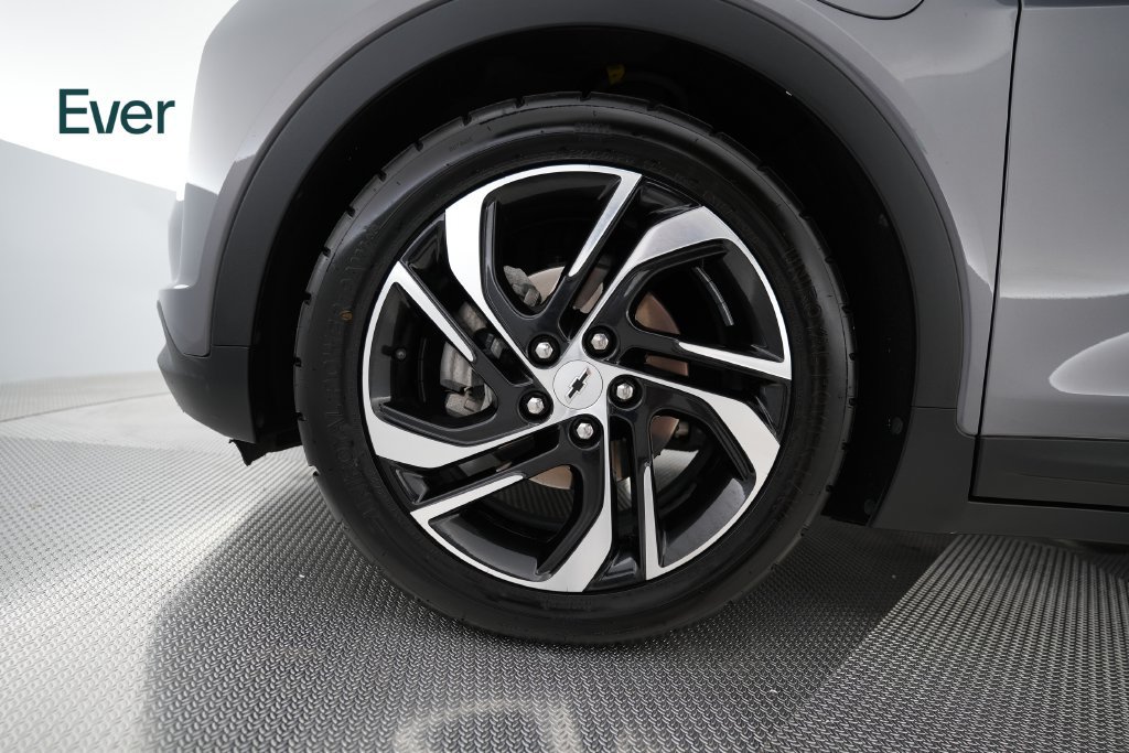 Used 2022 Chevrolet Bolt LT w/ Infotainment Package FWD image 20