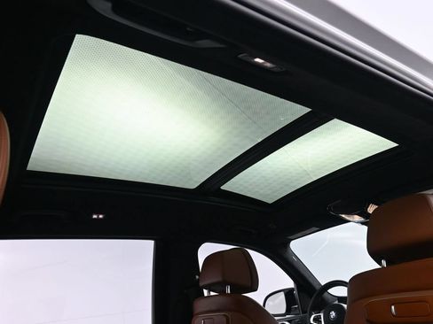 Used 2024 BMW X7 M60i w/ Executive Package AWD/4WD image 21
