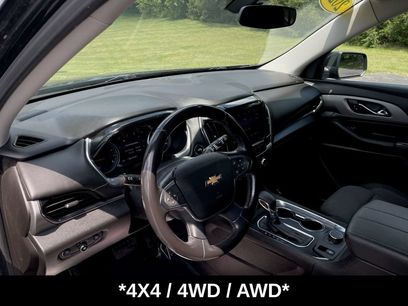 Used 2021 Chevrolet Traverse LT