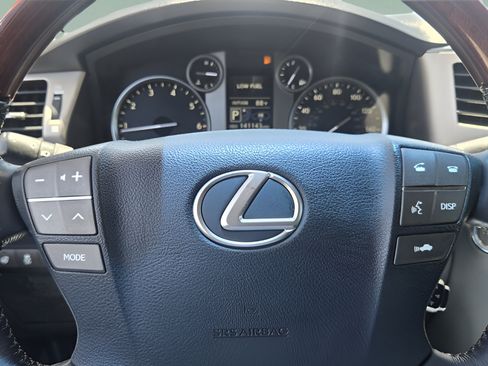 Used 2015 Lexus LX 570 4WD image 26