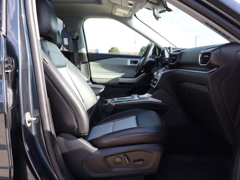 Used 2023 Ford Explorer XLT w/ Equipment Group 202A image 15