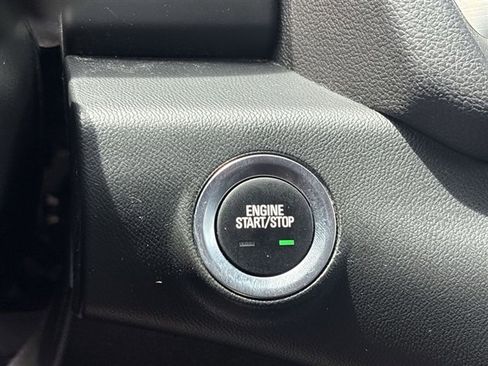 Used 2023 GMC Terrain SLE w/ Driver Convenience Package FWD image 16
