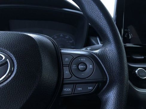 Used 2025 Toyota Corolla LE image 26