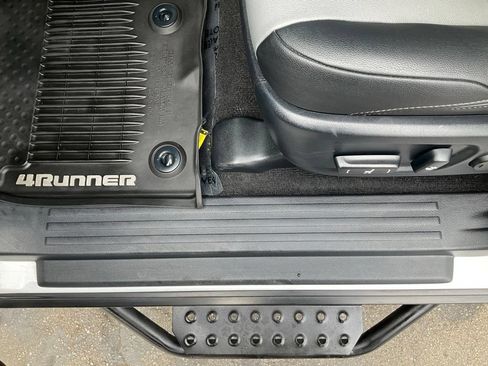 Used 2019 Toyota 4Runner SR5 Premium AWD/4WD image 15