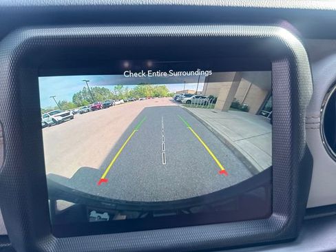 Used 2022 Jeep Wrangler Unlimited Sahara AWD/4WD image 17