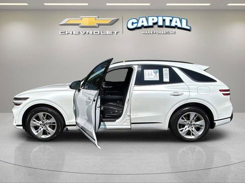 Used 2023 Genesis GV70 3.5T Sport w/ Sport Advanced Package AWD/4WD image 9
