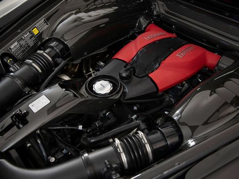 Certified 2020 Ferrari F8 Tributo RWD image 30