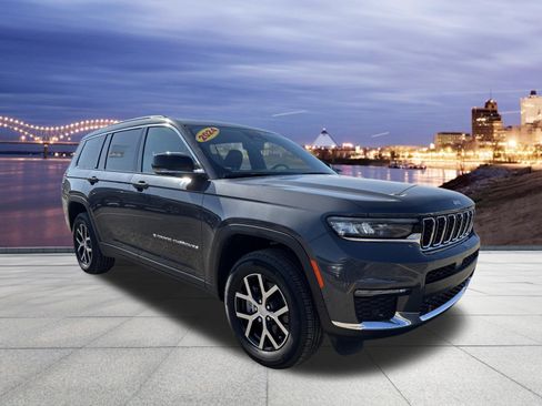 Used 2024 Jeep Grand Cherokee L Limited w/ Luxury Tech Group II image 4