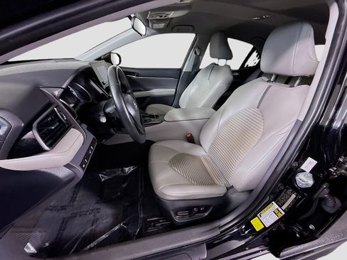 Used 2023 Toyota Camry SE FWD image 22