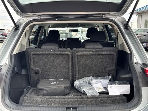 Used 2022 Volkswagen Tiguan S image 11