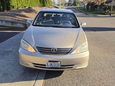 Used 2003 Toyota Camry SE FWD image 2