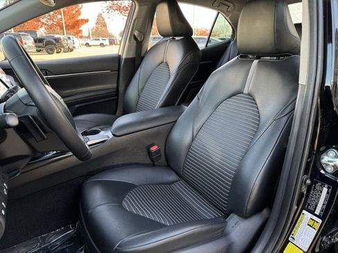 Used 2020 Toyota Camry SE image 26