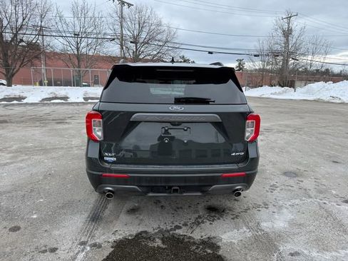 Used 2022 Ford Explorer XLT w/ Equipment Group 202A image 24