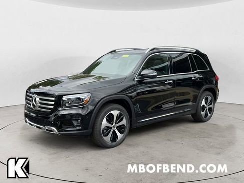 Used 2025 Mercedes-Benz GLB 250 4MATIC image 1