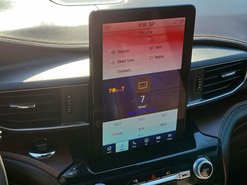 Used 2022 Ford Explorer King Ranch w/ Premium Technology Package image 13