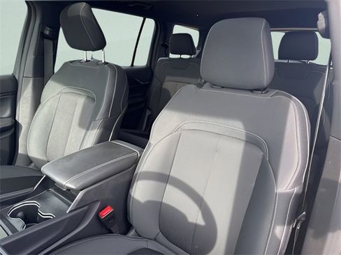 New 2025 Jeep Grand Cherokee L Laredo w/ Luxury Tech Group I image 20