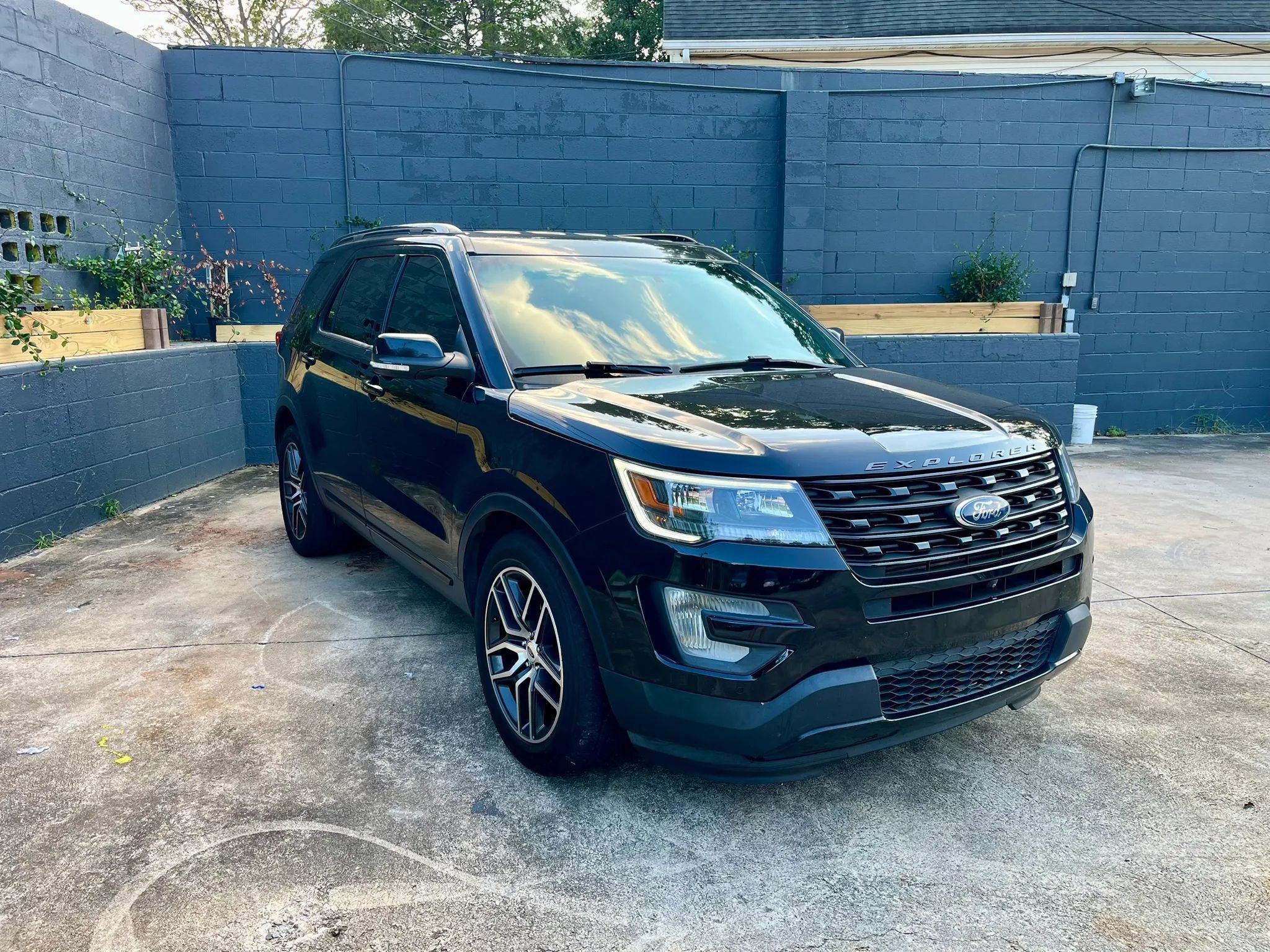 Used 2016 Ford Explorer Sport w/ Equipment Group 401A AWD/4WD image 3