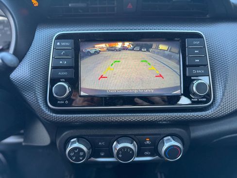 Used 2018 Nissan Kicks S image 18