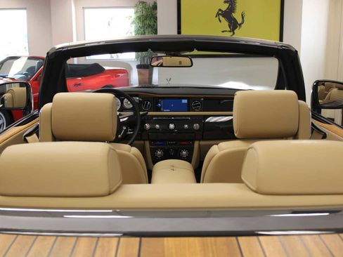 Used 2014 Rolls-Royce Phantom Drophead Coupe RWD image 26