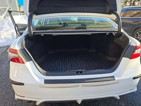 Used 2022 Toyota Camry SE FWD image 11