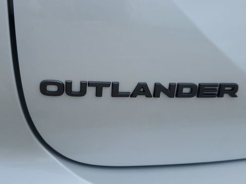 New 2026 Mitsubishi Outlander LE FWD image 37
